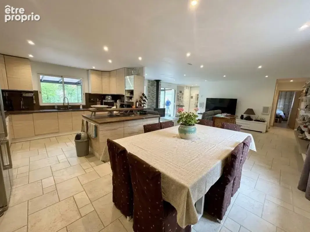 Domaine d'exception à Quincampoix : 2 demeures de charme & contemporaines sur 2 980 m² de parc paysagé - photo 4