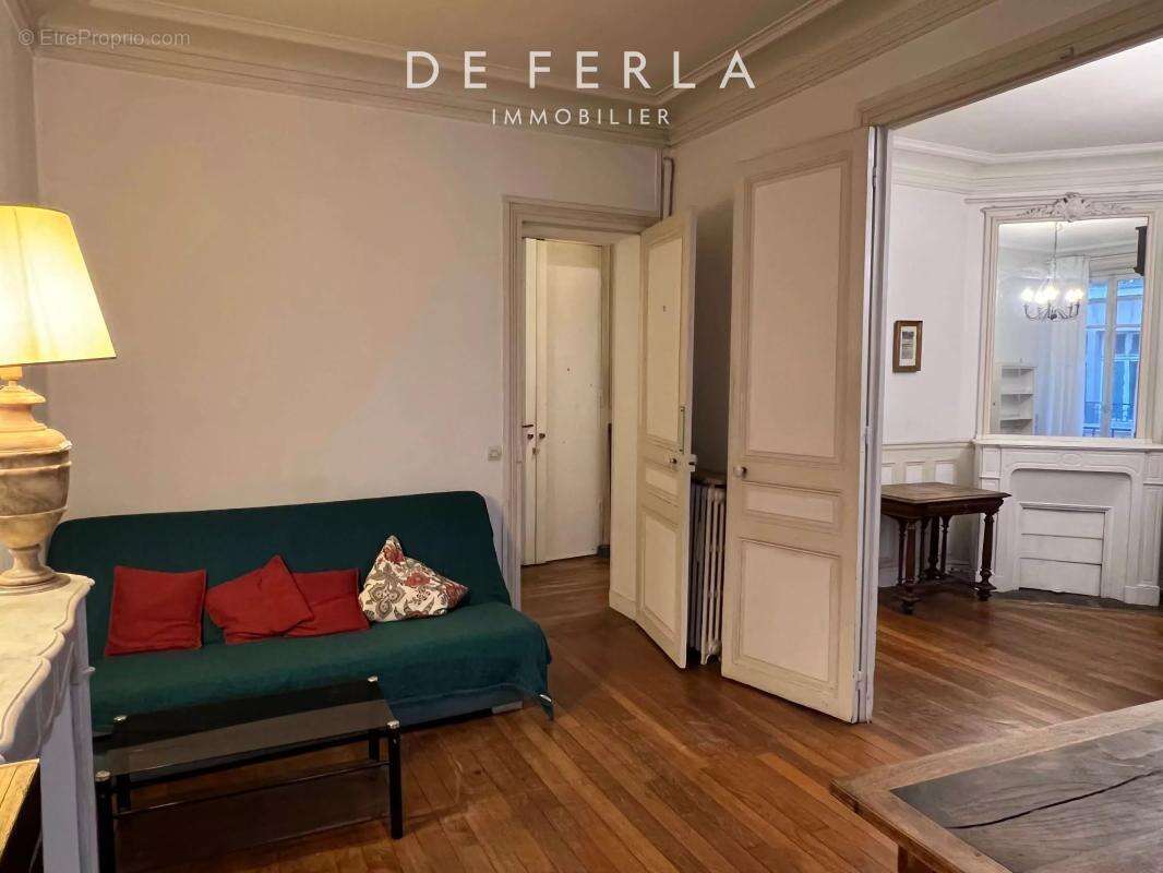 Appartement à PARIS-7E