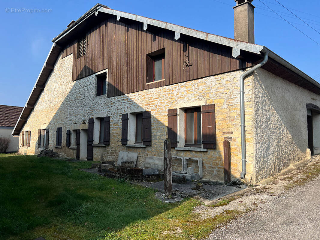 Maison à EPEUGNEY