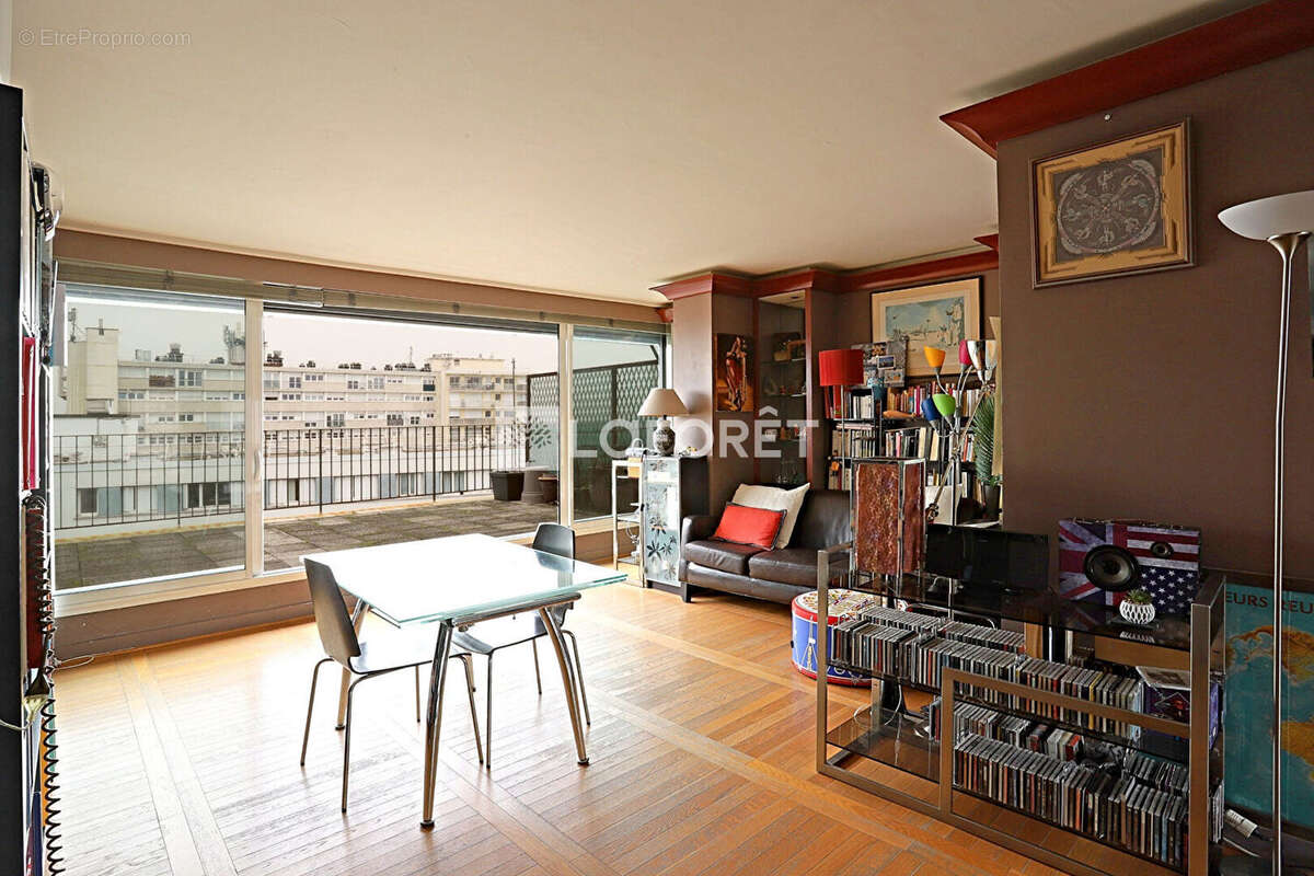 Appartement à PARIS-14E