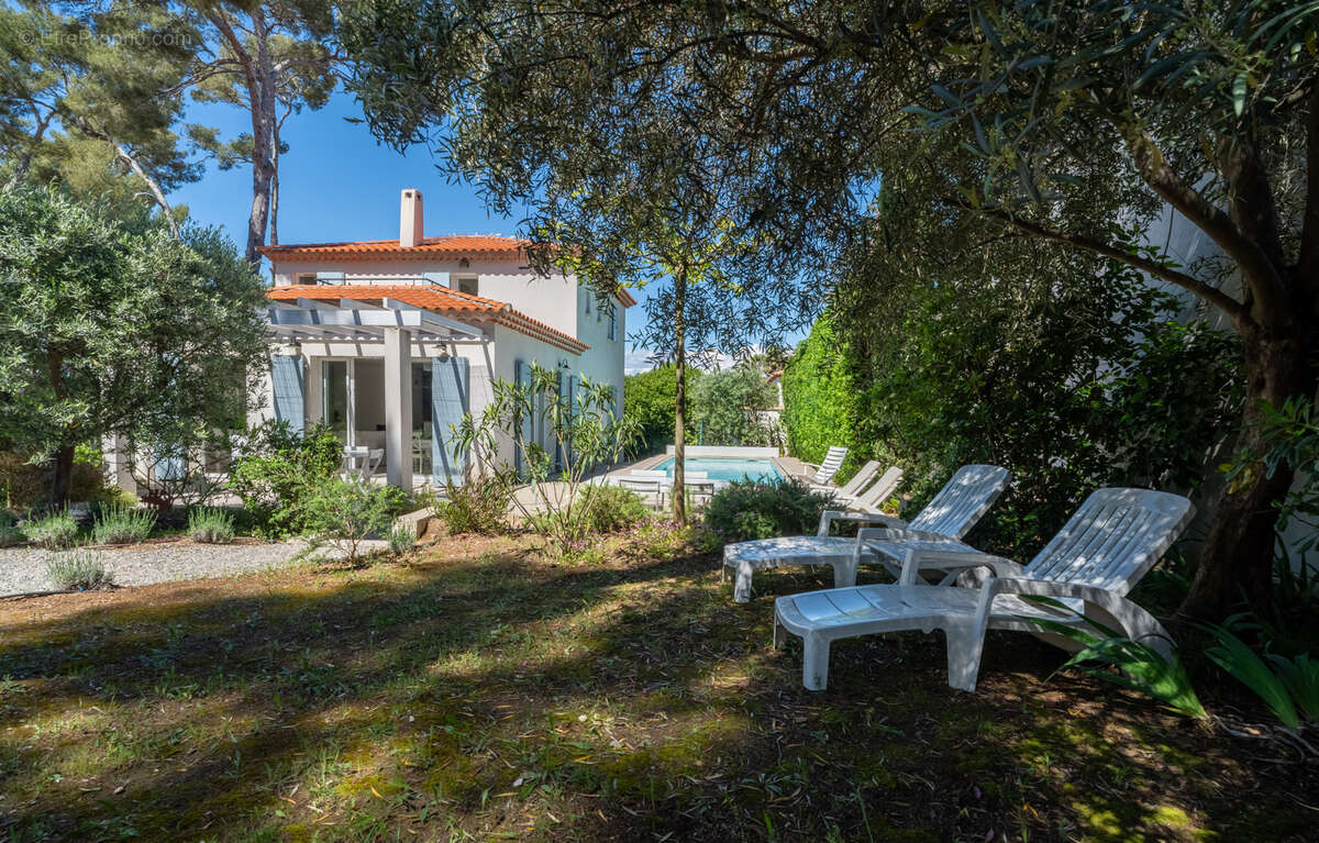Maison à SIX-FOURS-LES-PLAGES
