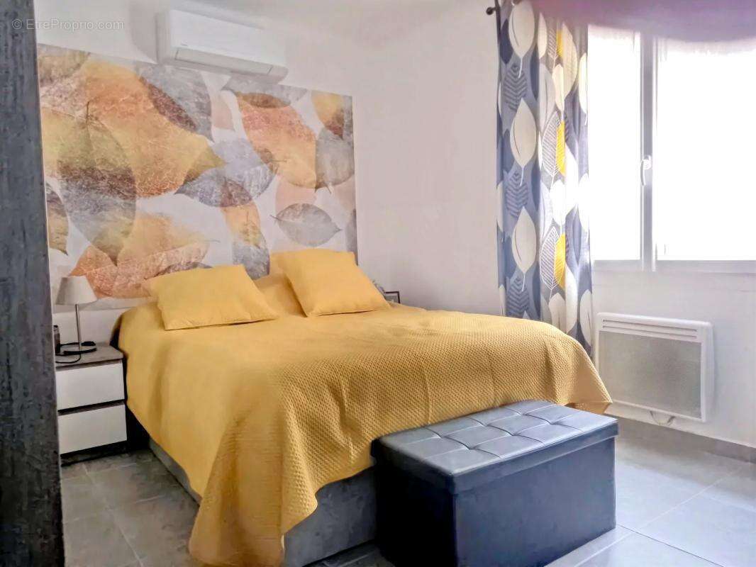 Appartement à SIX-FOURS-LES-PLAGES