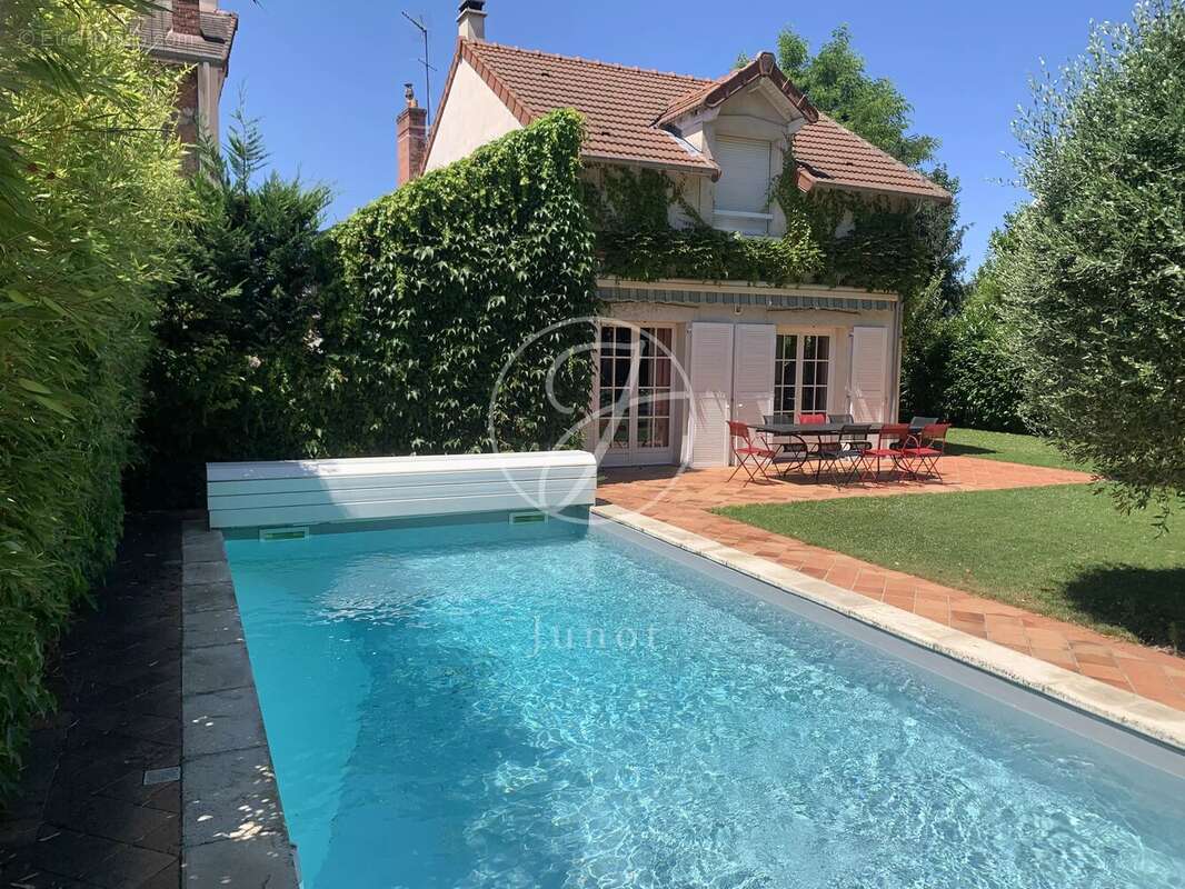 Maison à LE VESINET