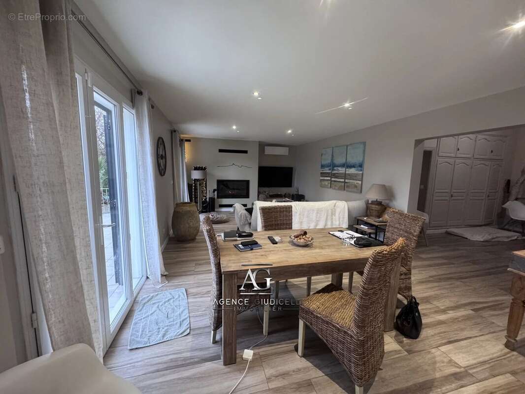 Maison à PRUNELLI-DI-FIUMORBO