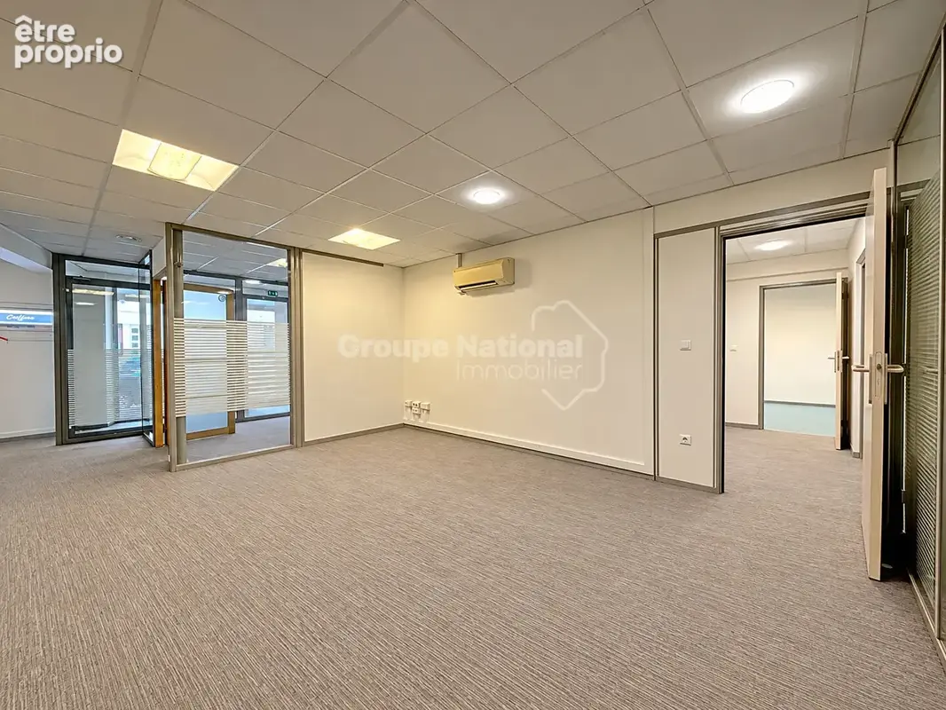 Vente local commercial libre - lunel - quartier gare - local commercial 138 m² - photo 1