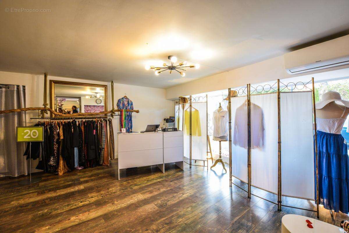 Commerce à ROCHEFORT-DU-GARD