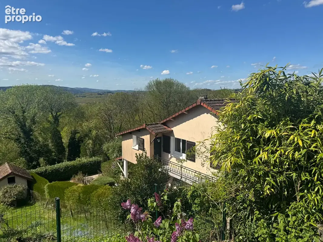 Maison Individuelle avec Vue Magnifique, Grande Terrasse Couverte, Jardin et Garage - photo 1