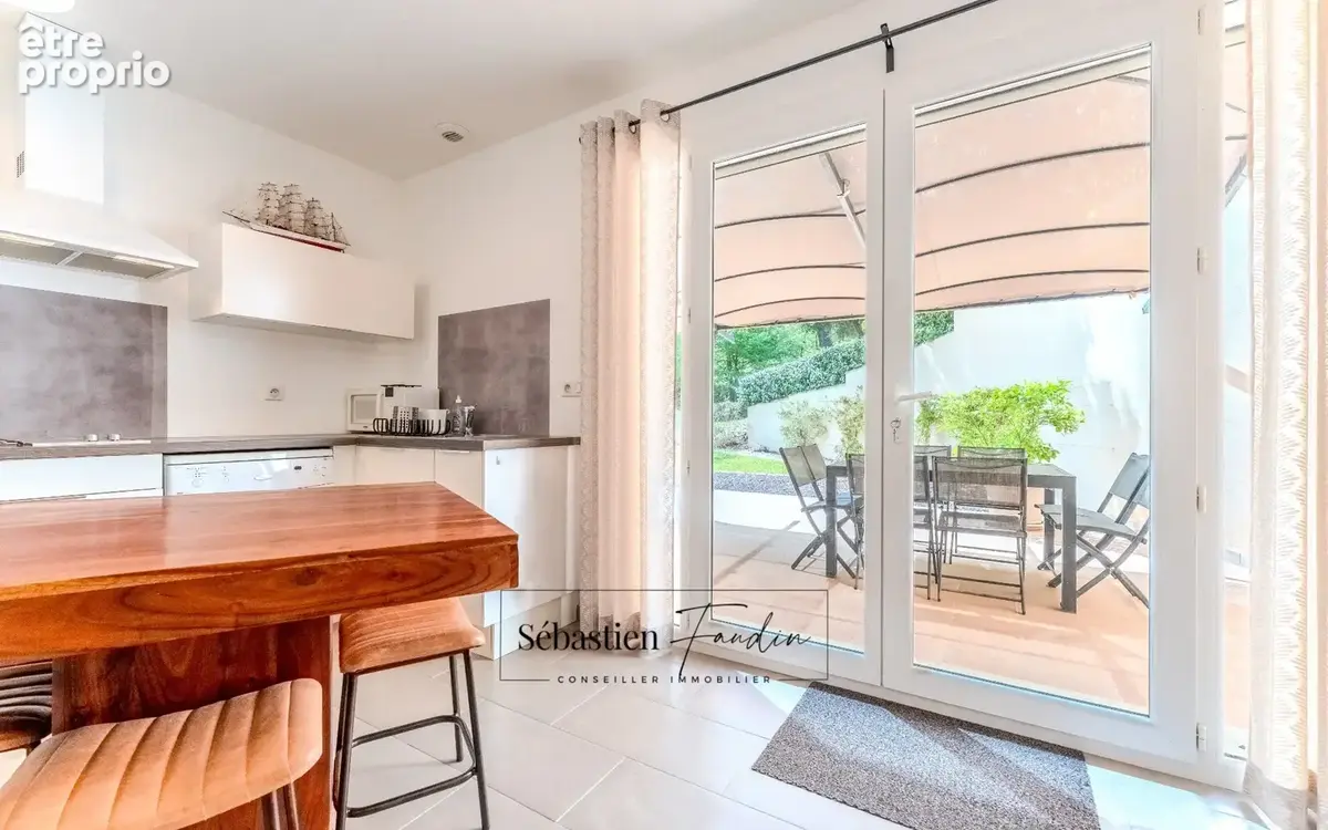 Domaine à vendre à Rousset à 15 minutes d'Aix-en-Provence - 8 000 m² - plusieurs logements - 262 m² habitables - calme absolu -  - photo 49