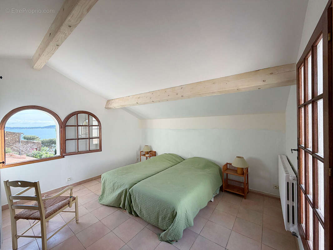 Maison à CARQUEIRANNE