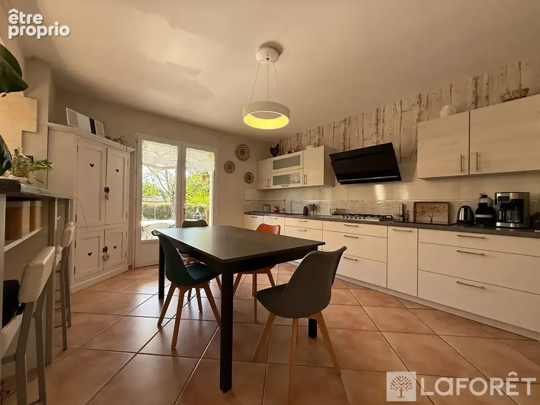 Maison familiale de plain-pied ,152 m² , 4 chambres + bureau, Pérignac - photo 3