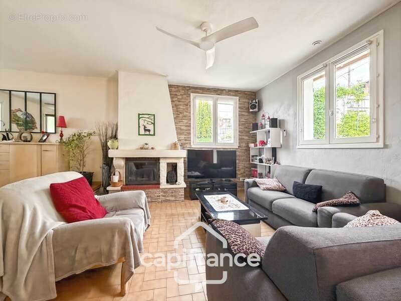 Maison à vendre Sur les hauteurs de Givors avec une Vue panoramique sur le Rhône - photo 6