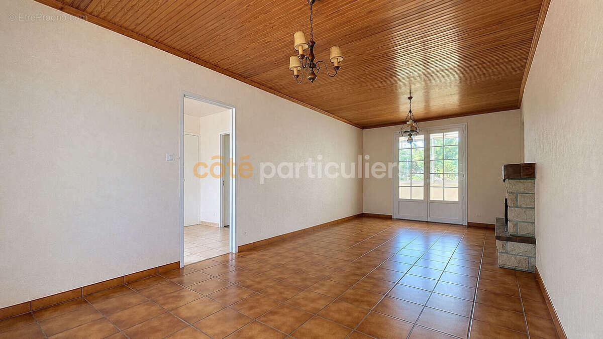 La roche-sur-yon -- maison 5 pieces -- 106 m2 -- jardin sans vis a vis -- grand garage - photo 4