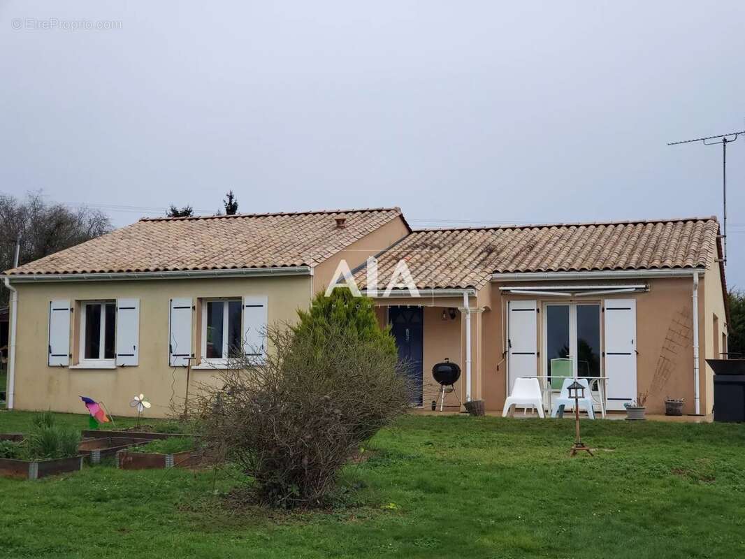 Maison à TAIZE-AIZIE