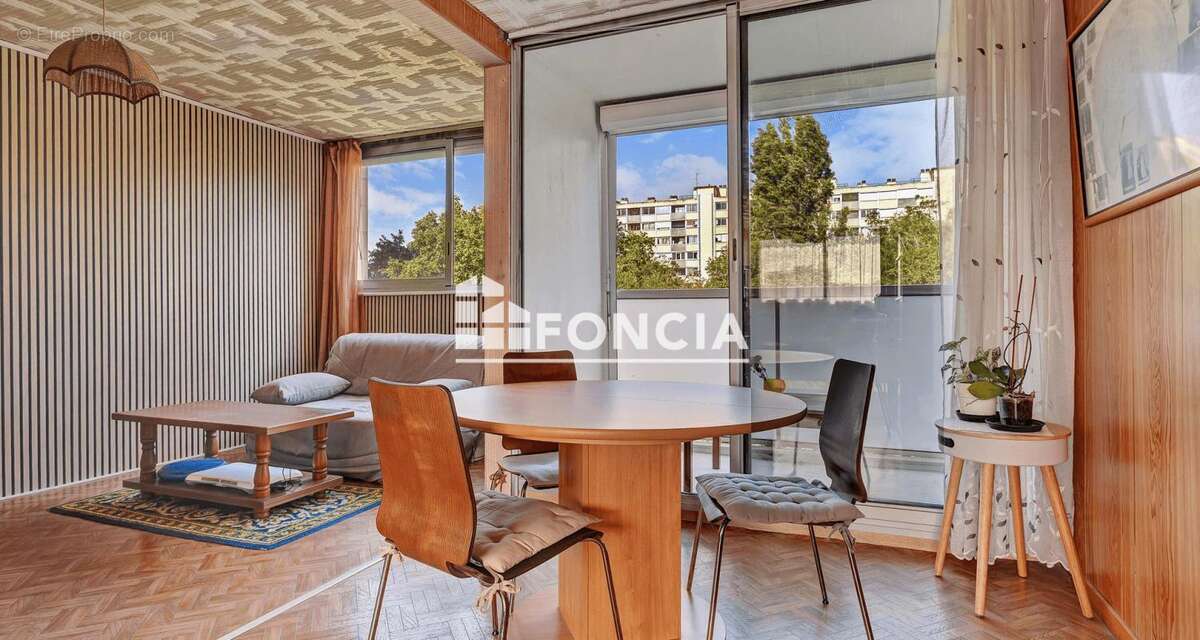 Appartement à SAVIGNY-SUR-ORGE