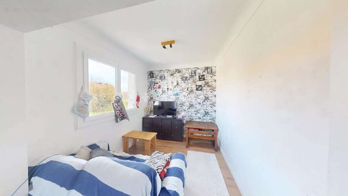 Maison à SAINT-JEAN-DE-BOURNAY