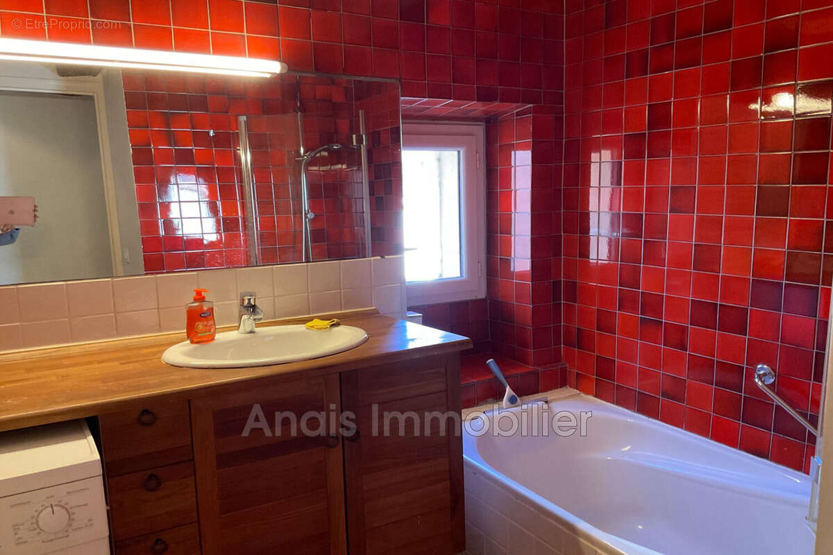 Appartement à COGOLIN