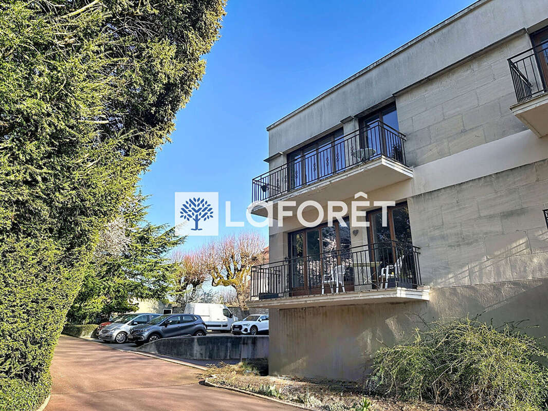 Appartement à SAINT-NOM-LA-BRETECHE