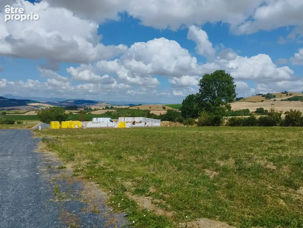 Terrain 830 m² à vendre à Egliseneuve-Pres-Billom (63160) - photo 2