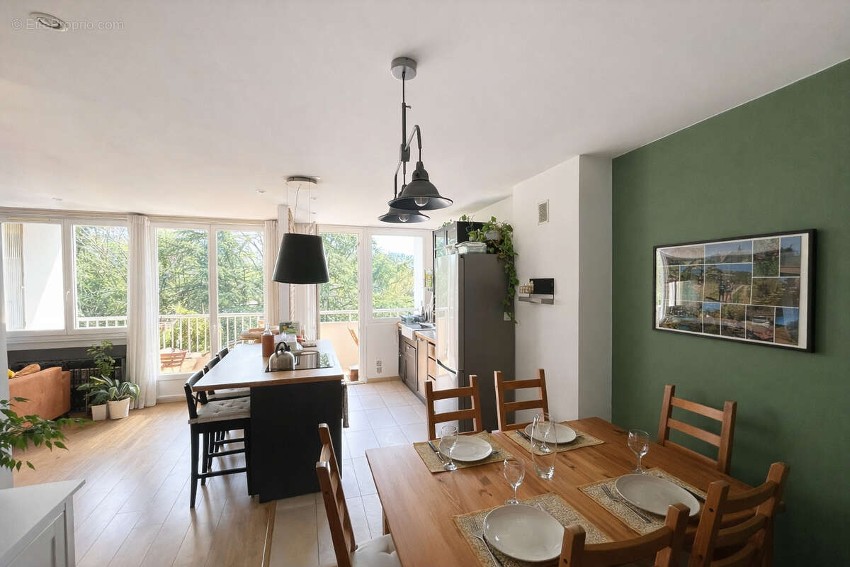 Appartement à SAINT-ETIENNE