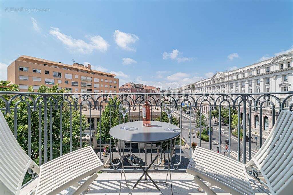 Nice Jean Médecin - Appartement 3 pièces rénové avec balcon en centre-ville - photo 10