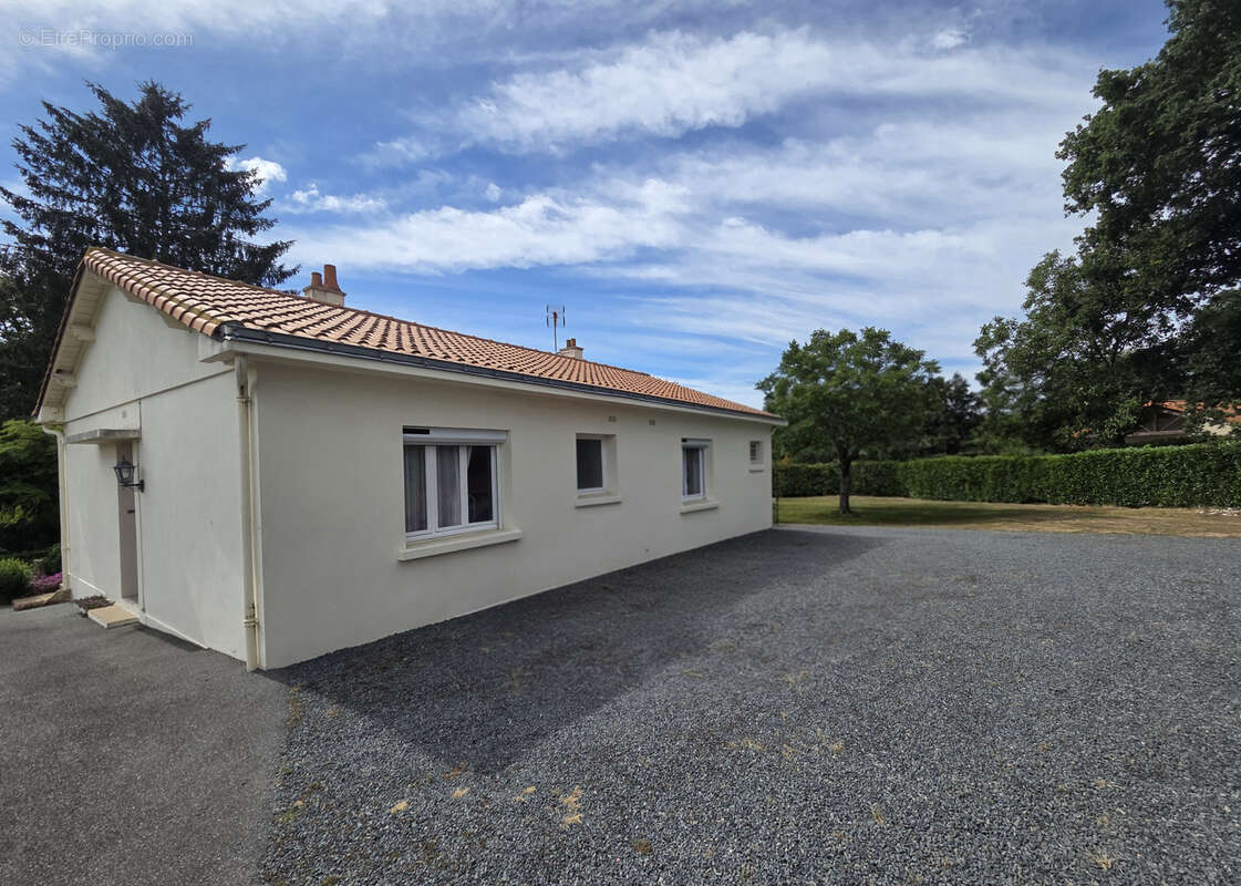 Maison à MORTAGNE-SUR-SEVRE