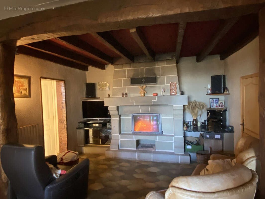 Maison à SAINT-CYR-LA-ROCHE