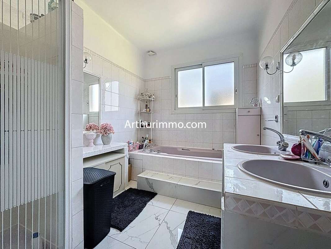 Maison à VILLECRESNES