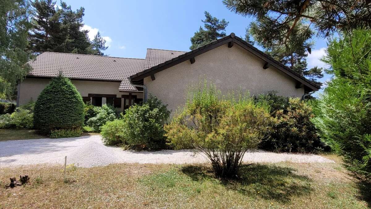 Maison à LE CHAMBON-SUR-LIGNON