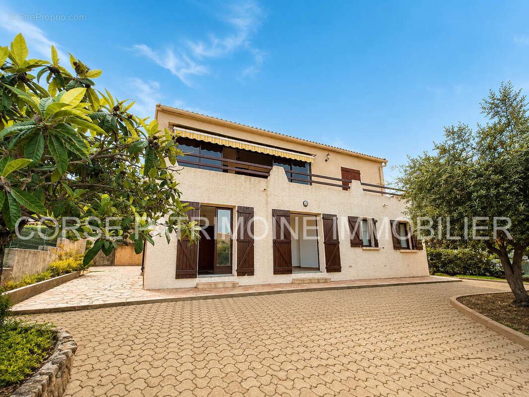 Villa aux multiples possibilités au coeur de Solenzara - photo 4