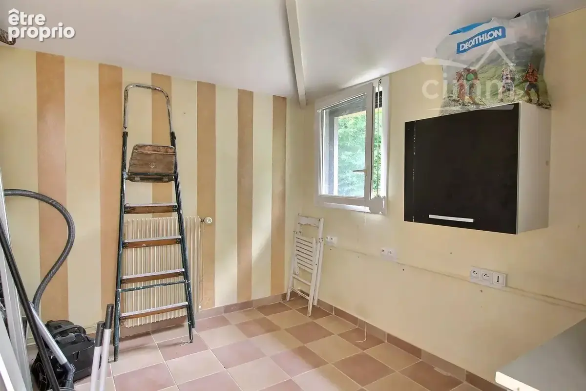 Maison située a saint Doulchard - photo 13