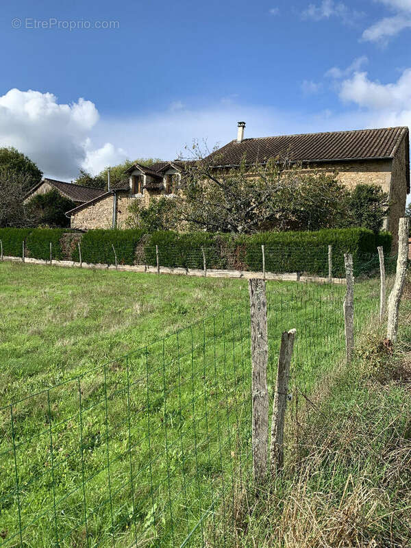 Maison à CHAMPS-ROMAIN