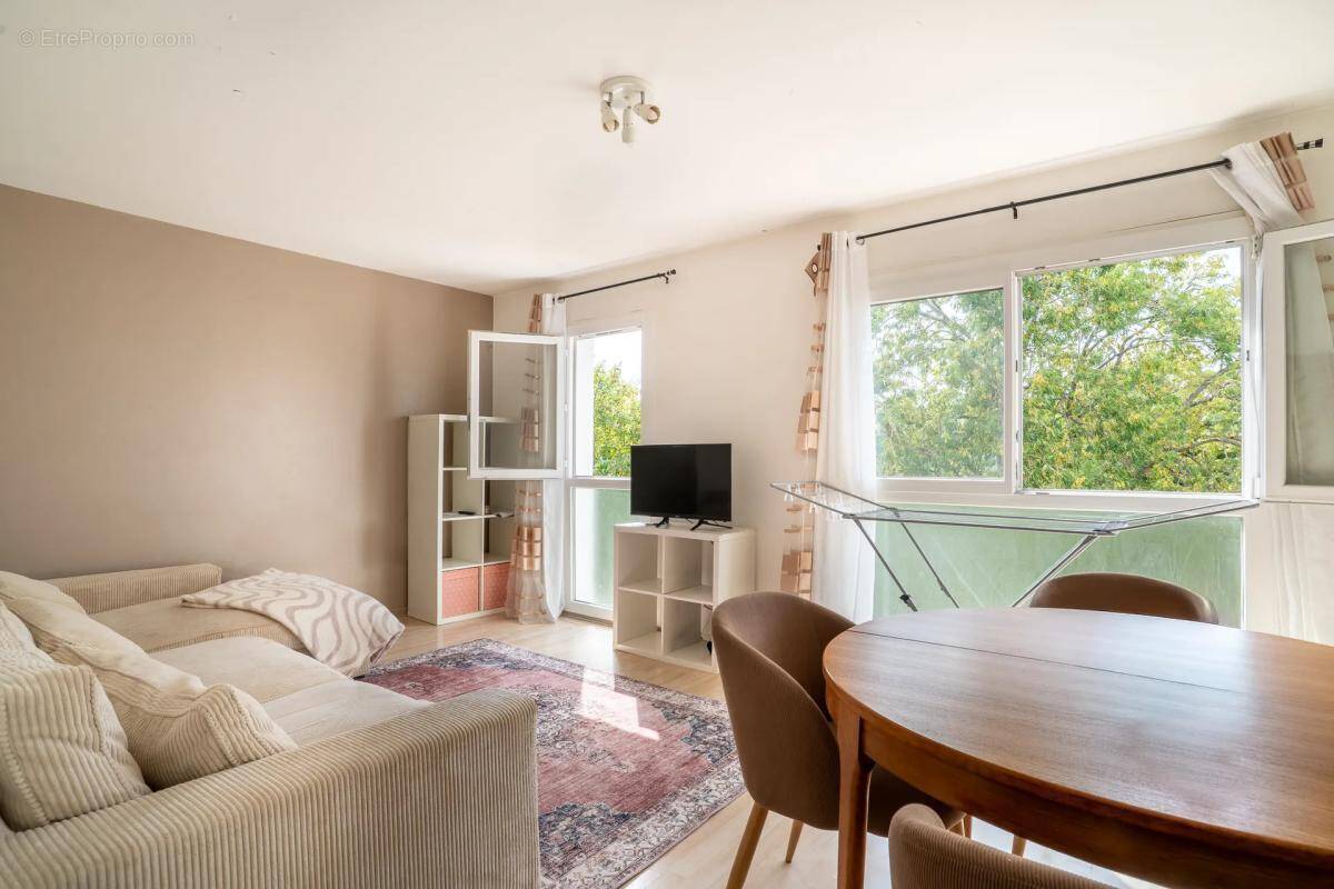 Appartement de 4 pièces de 81 m² à Déville-lès-Rouen - photo 1