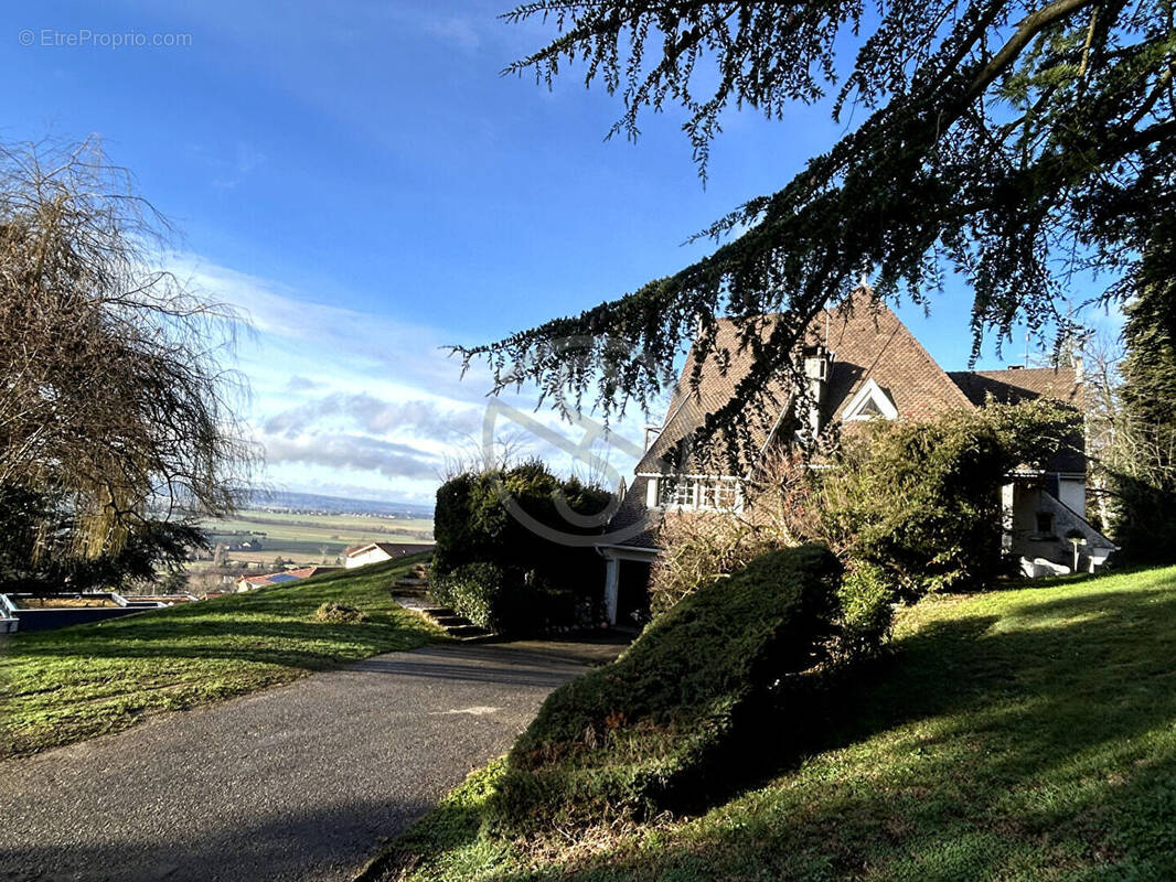 Maison à LA COTE-SAINT-ANDRE