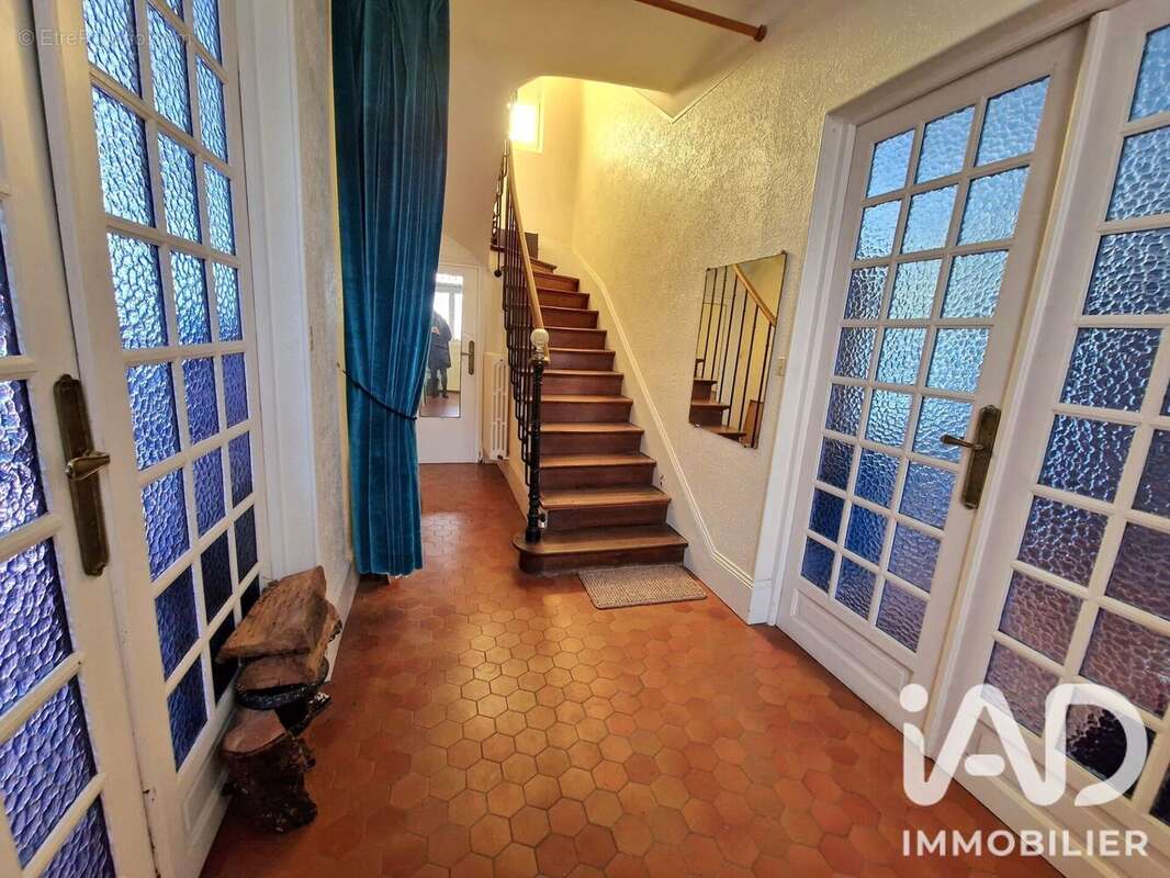 Maison 145 m² à Dammarie-Les-Lys  - photo 3
