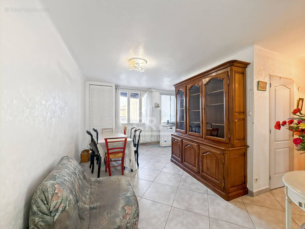 Appartement à MARSEILLE-4E