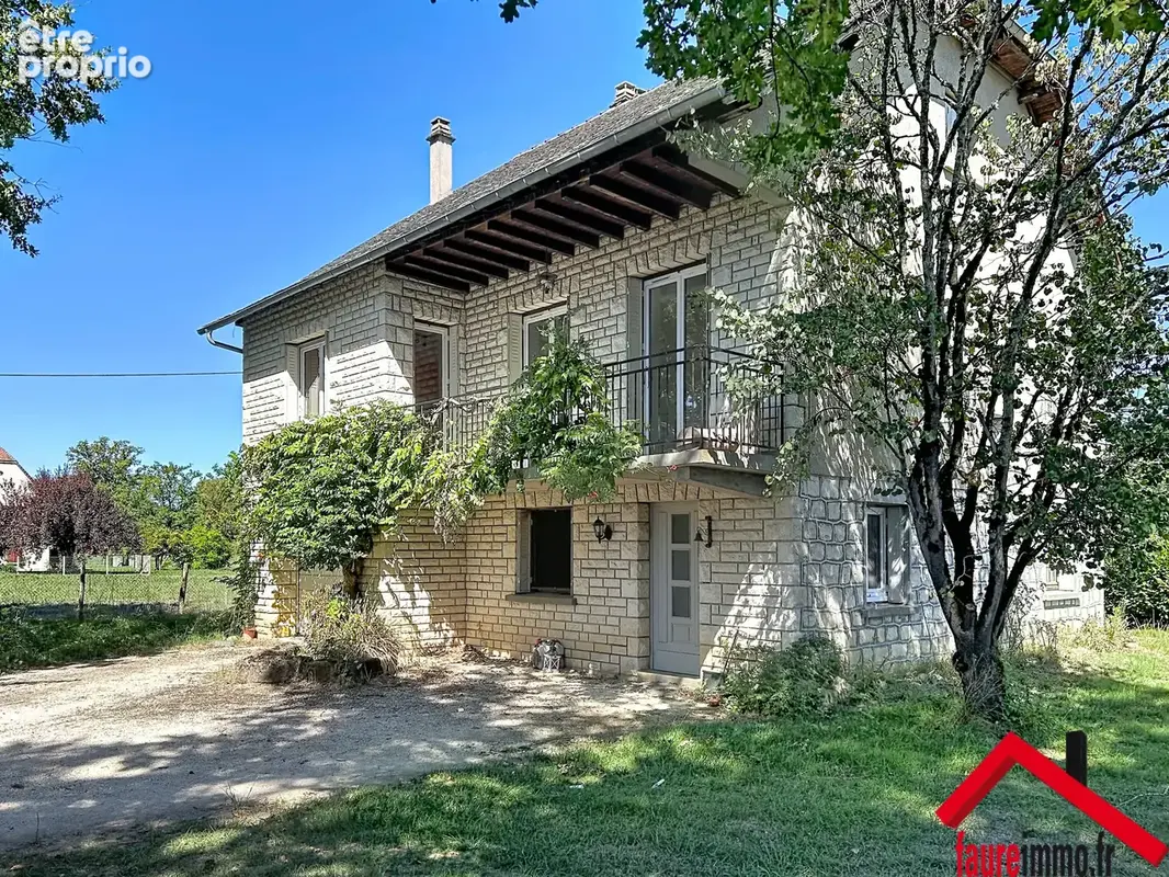 Maison à SAINT-PANTALEON-DE-LARCHE