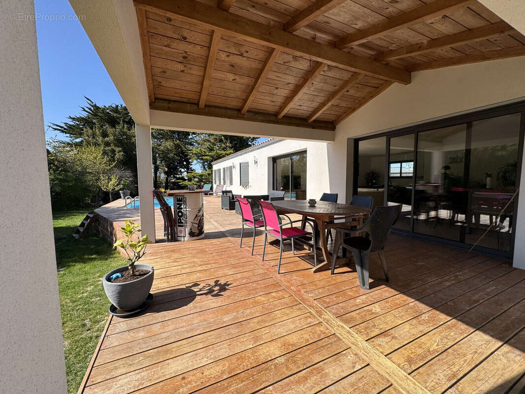 Maison 139 m² à Chaillevette  - photo 2