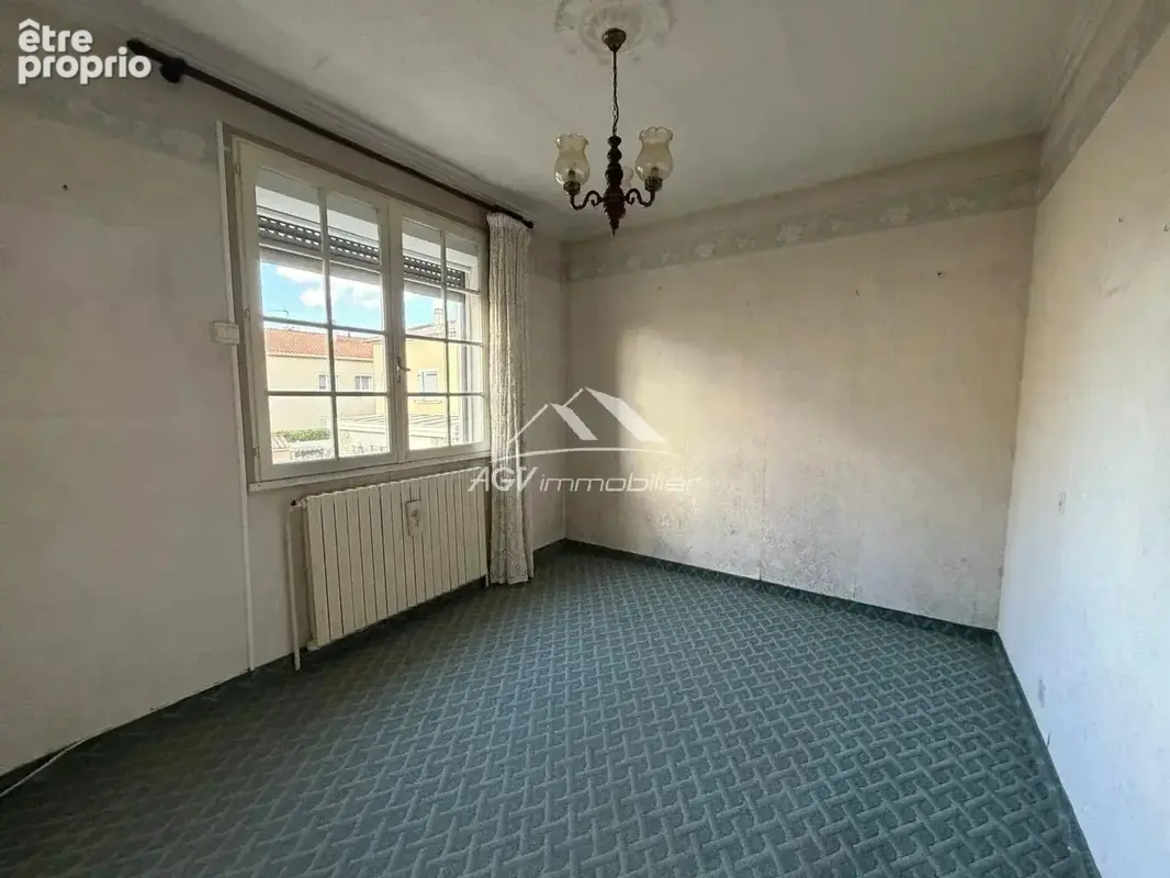 Alès – Maison à fort potentiel avec jardin et garage - photo 12