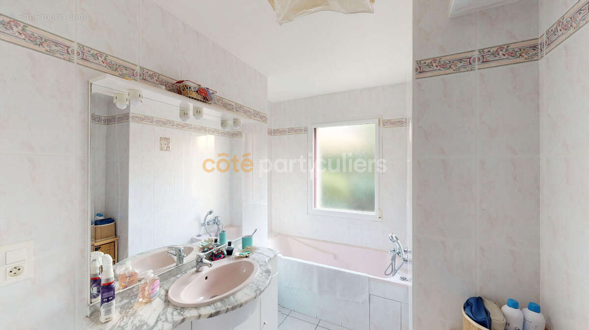 Maison à MORTAGNE-SUR-SEVRE