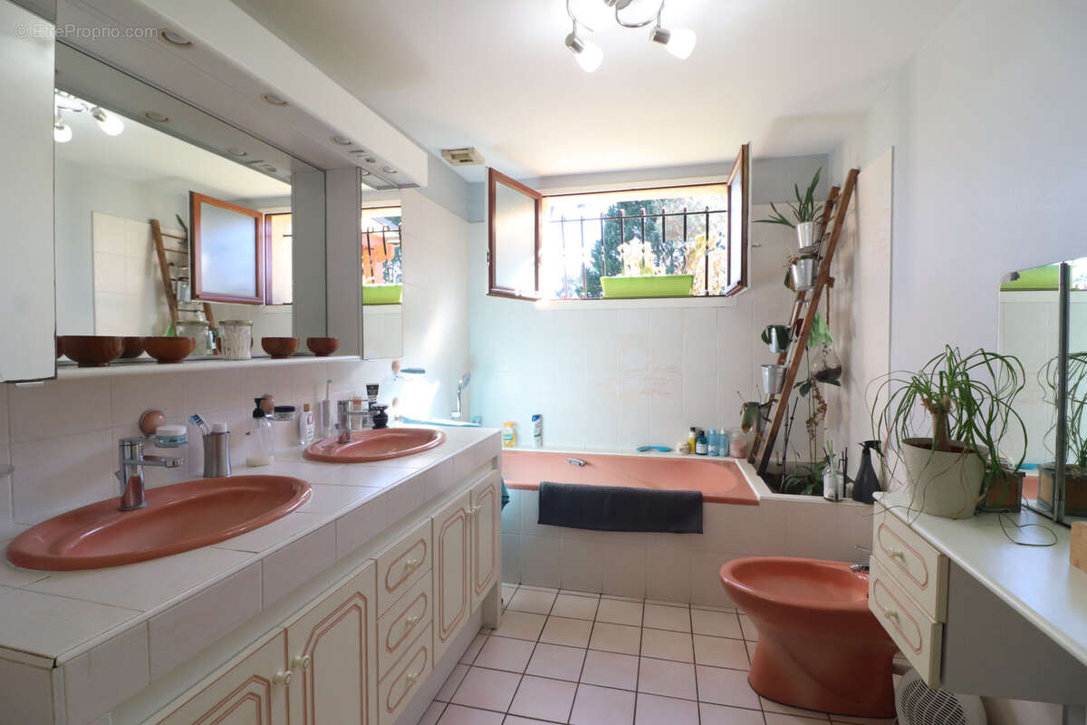 Maison à VILLENAVE-D'ORNON