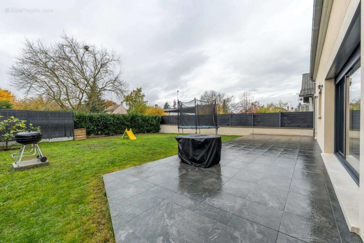 Maison à LES MUREAUX