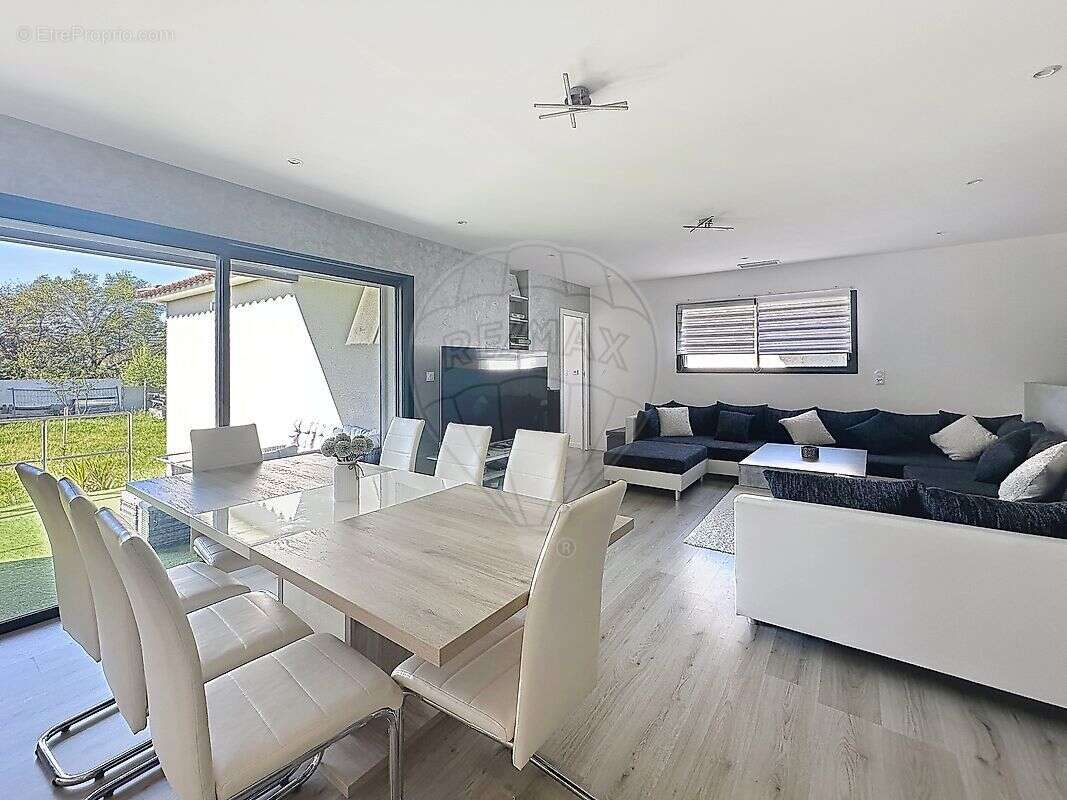 Maison à SAINT-GENIES-DE-MALGOIRES