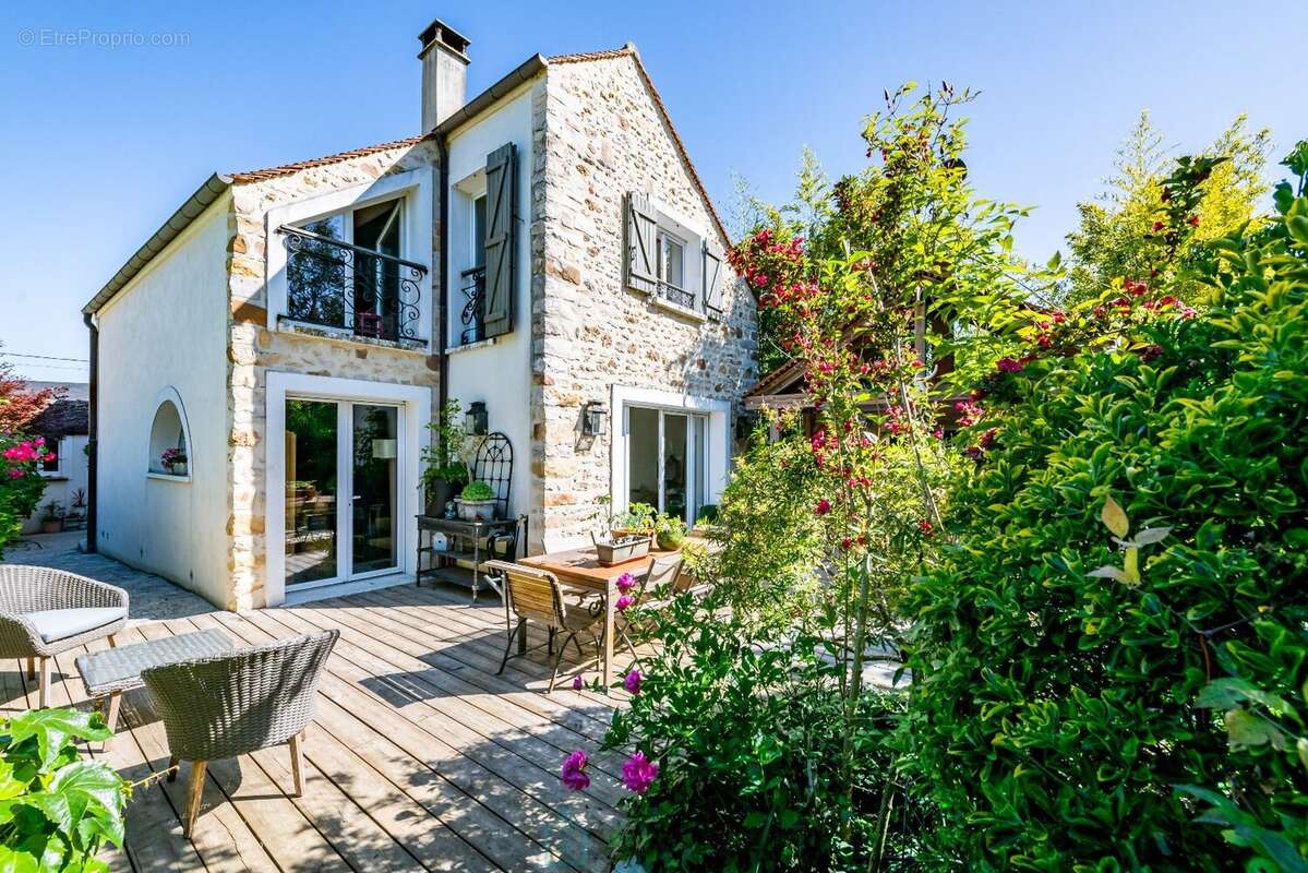 Maison à MENNECY