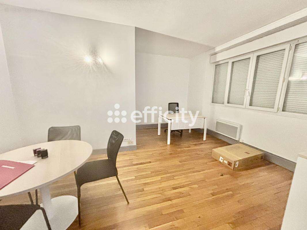 Locaux/Biens immobiliers - photo 8