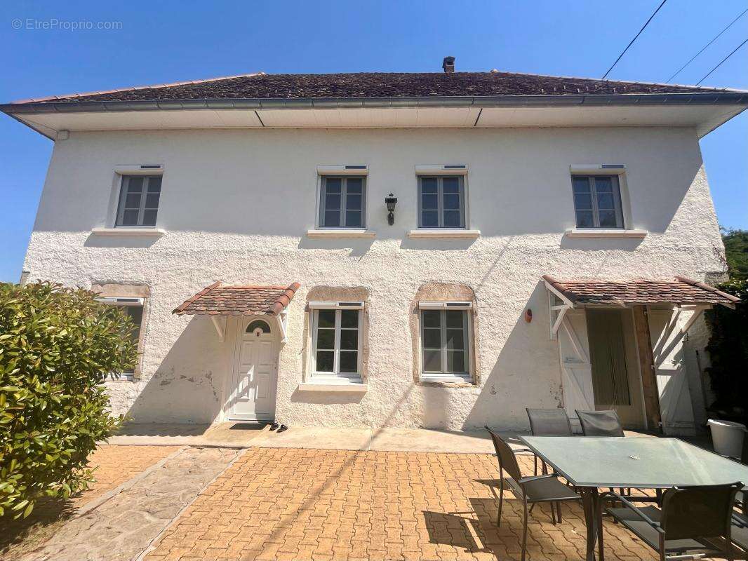 En exclusivité - maison dauphinoise avec joli terrain et dépendances a sainte-blandine (38110) - photo 13