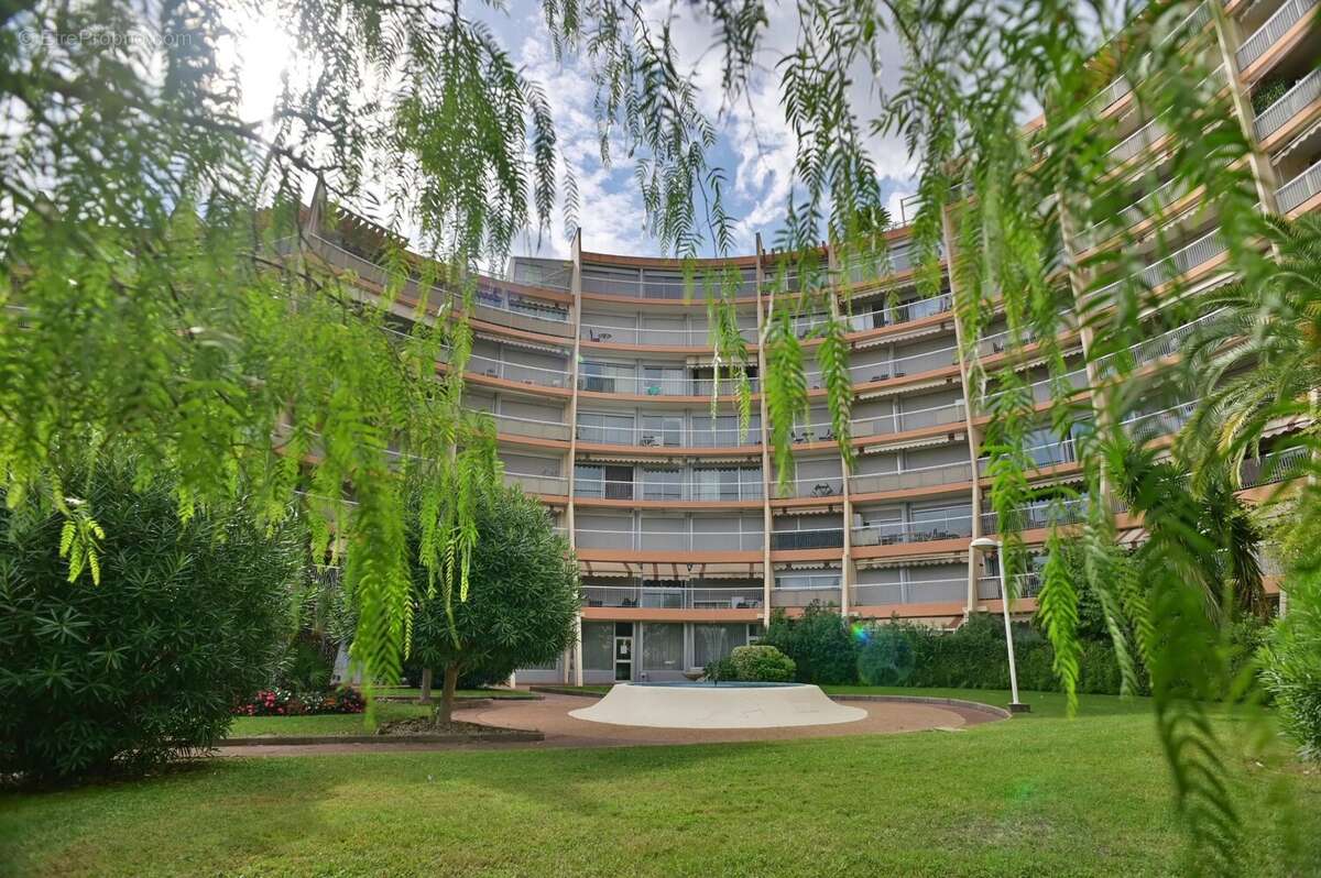 Appartement à MANDELIEU-LA-NAPOULE