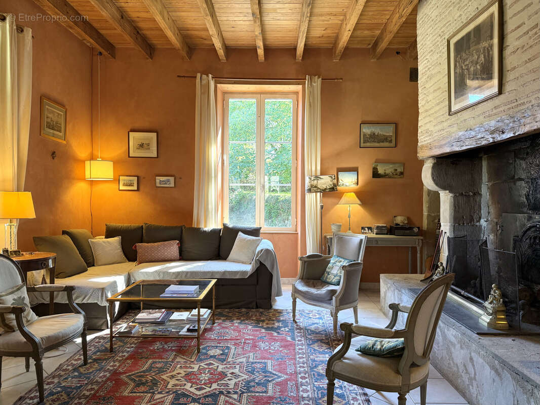 Maison à TOMBEBOEUF