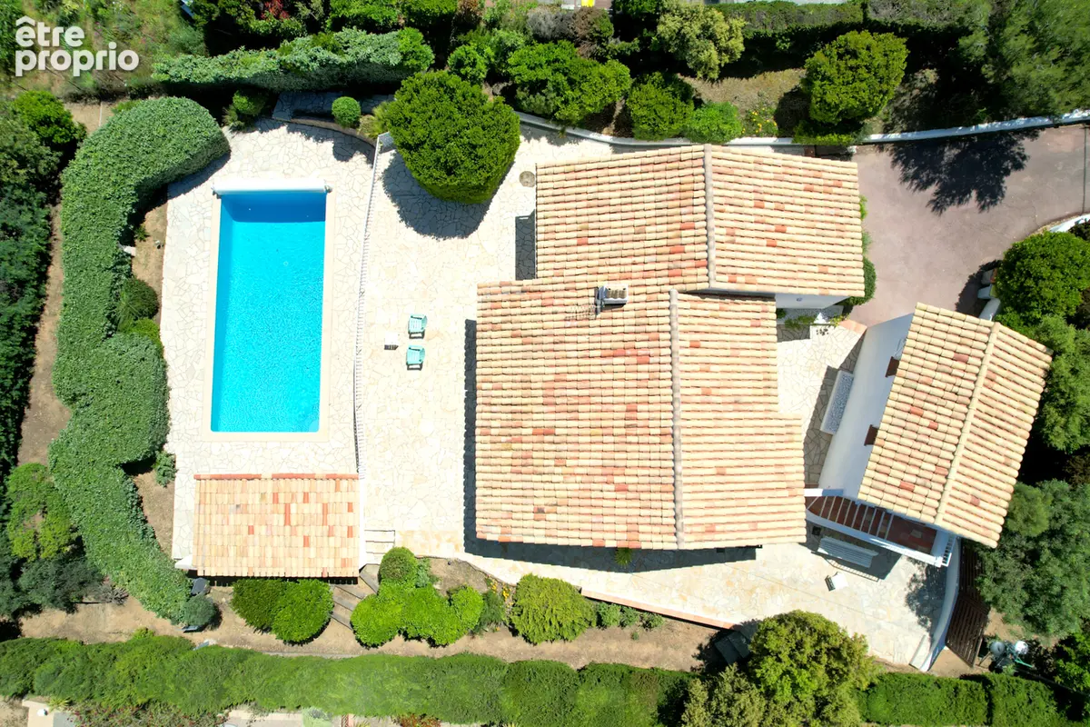 À vendre villa plain pied vue mer panoramique 3 chambres piscine garage à saint aygulf - photo 2