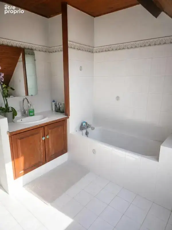 Maison de 7 pièces de 150 m² à Clichy-sous-Bois - photo 9