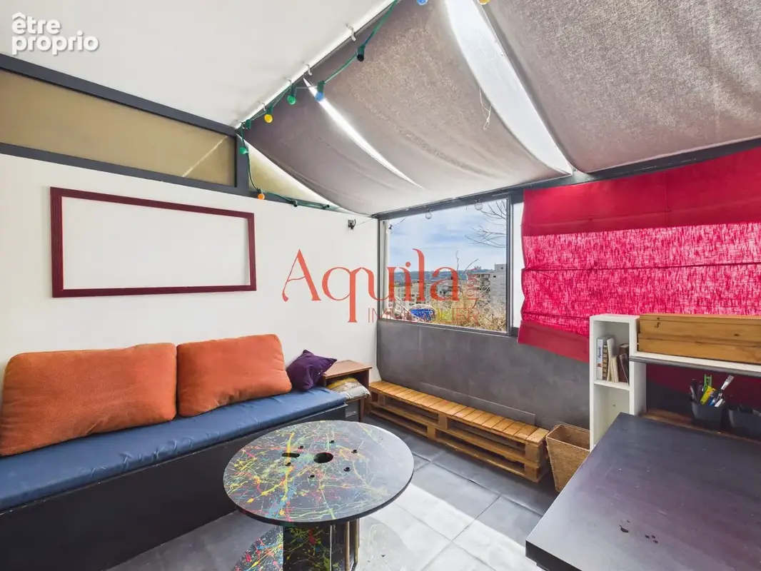 LOGGIA / TERRASSE - Appartement à VILLEURBANNE